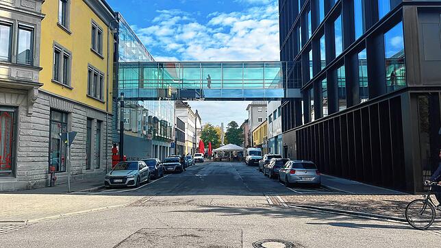 Die Hadwigstraße soll im kommenden Jahr für mehrere Wochen gesperrt werden. Begonnen werden soll mit dem Bereich zwischen der Erzberger- ...