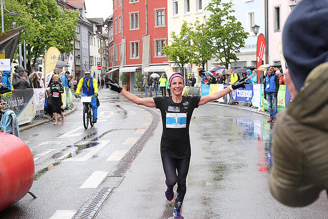 Beim Zielleinlauf: Sabrina Mockenhaupt.