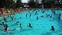 Korrektes Badevergnügen: Harmonisch, fröhlich und stressfrei soll es im Schopfheimer Freibad zugehen. Wie in Lörrach und Weil am Rhein ...