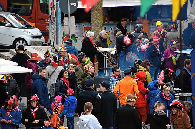 Bild 22: Bilder vom Laufnarrenmarkt am Stockacher Narrenbaum und im Bürgerhaus
