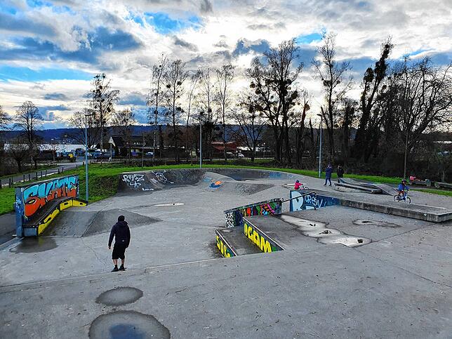 Um diese Fläche geht es: In direkter Nähe zum Skateplatz wird die neue Jugendsportanlage gebaut, sodass ein großer Sportpark entsteht. ...