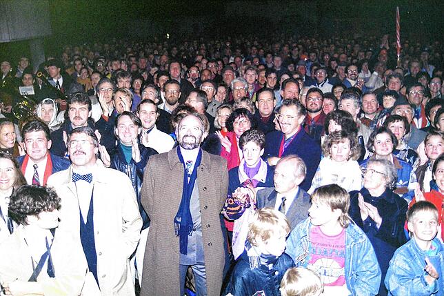 Bild 8: Gedächtnis der Region: Bilder von dem Abend 1993, an dem Rainer Stolz zum Bürgermeister wurde