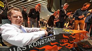 Die Chance ließ sich OB Simon Gröger nicht entgehen: Er nahm im Rennwagen des Bodensee Racing Team (BRT), dass eines der diesjährigen ...