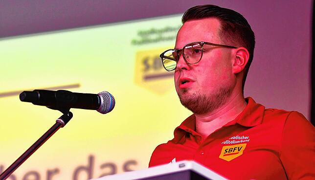 Sparpotenzial: Über 300 Strafen musste Sportrichter Julien Braun in der vergangenen Saison beim Nachwuchs aussprechen, was über 26.000 ...
