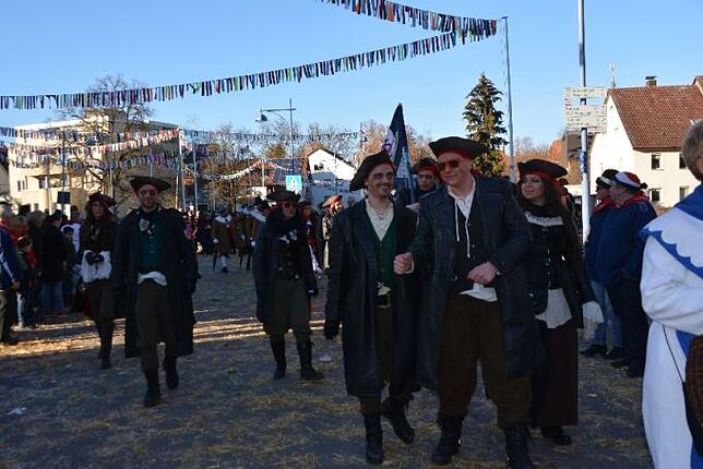Bild 1: Bilder vom Narrentreffen der Urviecher-Zunft Bad Dürrheim: Großer Festumzug (5)