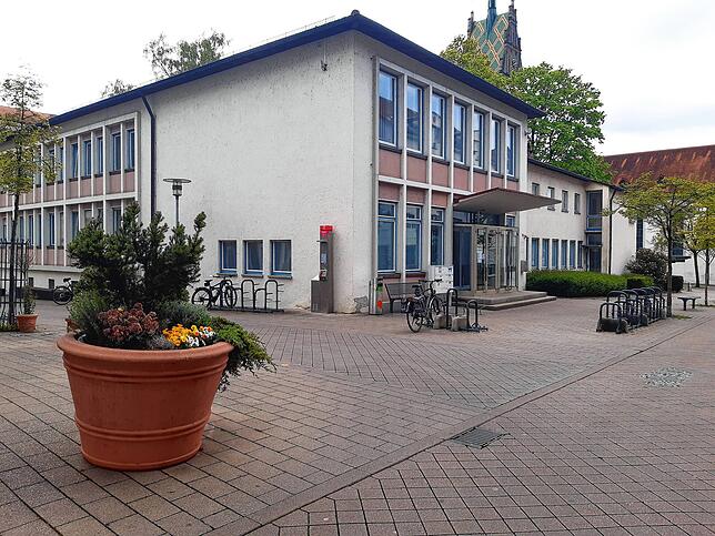 Das Gebäude des früheren Hauptzollamts in Friedrichshafen gilt als städtisches Filetgrundstück, mit dem große Hoffnungen in der ...