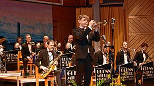 Als virtuoser Trompeter zeigt sich Malte Dürschnabel bei dem Swing „Let´s Dance“ von Benny Goodman. Bild: Stefan Pichler