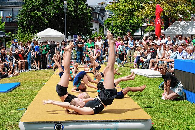 Bild 15: Bilder vom Hafenfest-Sonntag mit einer großen Turn-Show (2)