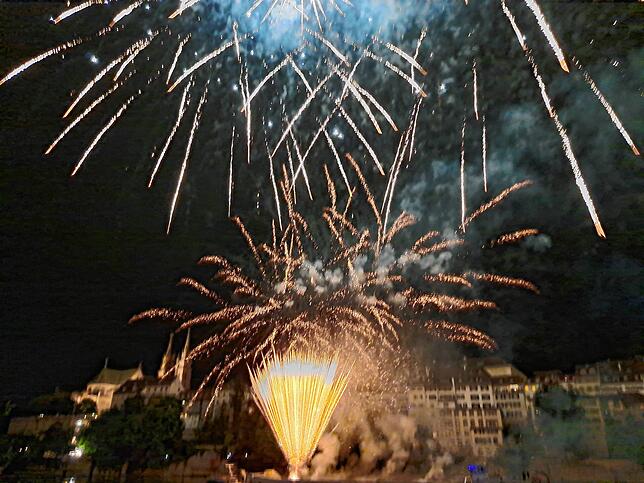 Bild 11: Basel lässt es krachen! Die schönsten Bilder des Feuerwerks am Rhein