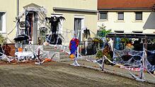 Eine üppige Halloween-Dekoration in Aach sorgt derzeit für Aufregung in dem Hegau-Städtchen. Die SÜDKURIER-Lokalredaktion stellt sich ...