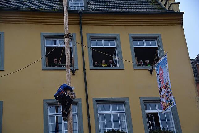 Bild 4: Meersburg im Fasnetsfieber: 1.800 Hästräger ziehen durch die Altstadt – Bilder!