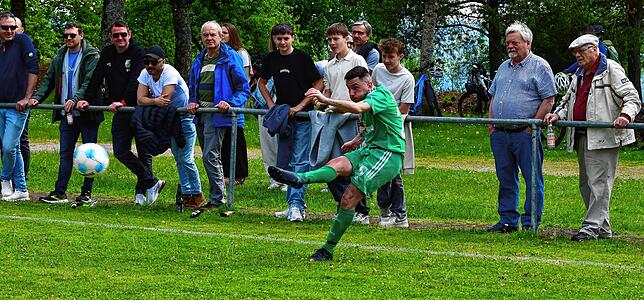 Bild 19: SV Buch besiegt SV Waldhaus im Derby mit 4:0 – und wir haben Fotos!