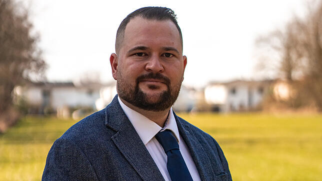 Christopher Bomm will neuer Bürgermeister von Singen werden. Der 31-jährige ist Familienvater, verheiratet und lebt in Singen.