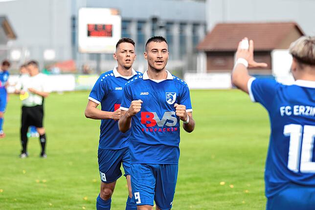 Bild 1: FC Erzingen gewinnt Derby beim SV Jestetten vor 400 Zuschauern mit 3:1 – und wir haben Fotos!