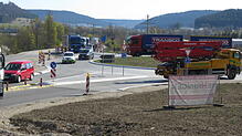 Seit Dezember ruhen die Arbeiten am Kreisverkehr der B 31 bei Kirchen-Hausen. Ursprünglich sollten die Arbeiten im Dezember ...