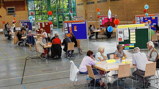 Viele Themen, welche zur hohen Lebensqualität der Gemeinde künftig beitragen sollen, haben 60 Bürgerinnen und Bürger in der ...