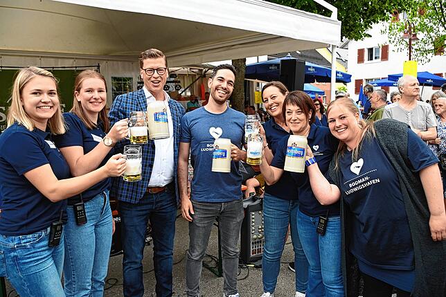 Bild 13: Bilder vom Fassanstich und ein Hafenfest-Rundgang mit dem neuen Bürgermeister Christoph Stolz