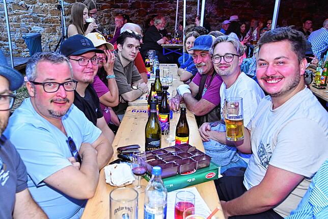 Bild 12: Die Narrozunft erwies sich wieder als perfekter Gastgeber beim Sommerfest im Spitalgarten.