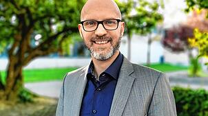Mit diesem Pressefoto präsentiert sich Florian Rapp den Wählern in Emmingen-Liptingen als Bürgermeisterkandidat. Mehr als 88 Prozent ...