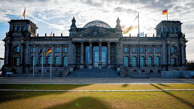 Wer wird nach der Bundestagswahl für den Wahlkreis 295 &bdquo;Zollernalb-Sigmaringen&ldquo; in den Bundestag einziehen? Johannes ...