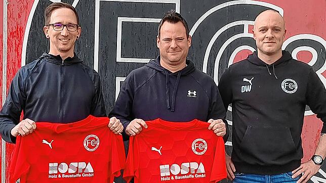 Neuer Coach: Sven Oertel (Mitte) wird in der kommenden Saison Trainer des FC 08 Bad Säckingen. Christian Kaiser (links) wurde außerdem ...