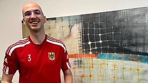 Jonas Malkmus hat als Kind bei einem Autounfall eine schwere Hirnschädigung erlitten. Zahlreiche Reha-Aufenthalte im Hegau-Jugendwerk in ...