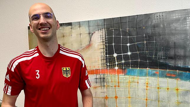 Jonas Malkmus hat als Kind bei einem Autounfall eine schwere Hirnschädigung erlitten. Zahlreiche Reha-Aufenthalte im Hegau-Jugendwerk in ...