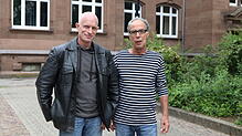 Alexander Maier und Wolfgang Kuenzer (von links) sorgen beim Stadtfest Singen wieder für Musik. Dafür haben sie die neue Ekkehardbühne ...