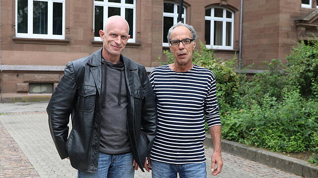 Alexander Maier und Wolfgang Kuenzer (von links) sorgen beim Stadtfest Singen wieder für Musik. Dafür haben sie die neue Ekkehardbühne ...