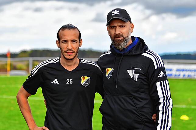 Neue und zusätzliche Aufgabe: Gemeinsam trainieren Abdel-Amin Bouhouch (links) und Branimir Sarenac künftig die U23 des SV 08 ...