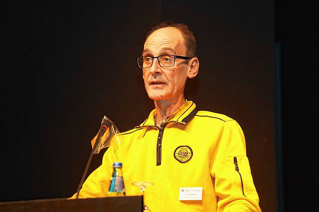 Tino Berthold, Vorsitzender des Gesamtelternbeirats (GEB) der VS-Schulen, fordert Oberbürgermeister Jürgen Roth auf, ein Treffen ...