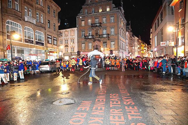 Bild 9: &sbquo;S goht degege! In Konstanz wird die Fasnacht ausgerufen. Hier gibt&lsquo;s die Bilder aus der Altstadt