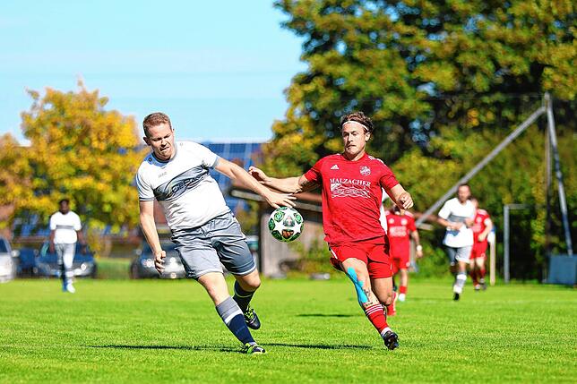 Bild 5: FC Dachsberg gewinnt Derby bei der SG Hotzenwald mit 7:2 – und wir haben Fotos!