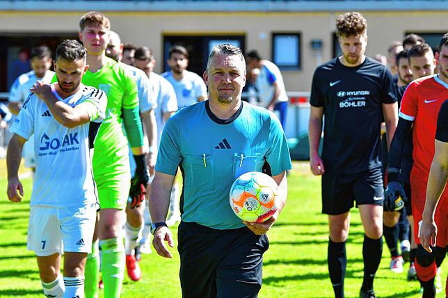 Bild 3: SV Blau-Weiß Murg besiegt SG FC Wehr/Brennet mit 2:0 – und wir haben Bilder!