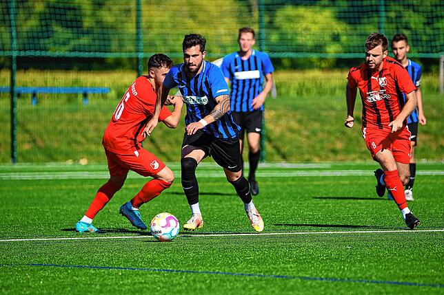 Bild 9: TuS Binzen dreht beim 4:3 gegen die SG FC Wehr/Brennet das Spiel &ndash; und wir haben Bilder!