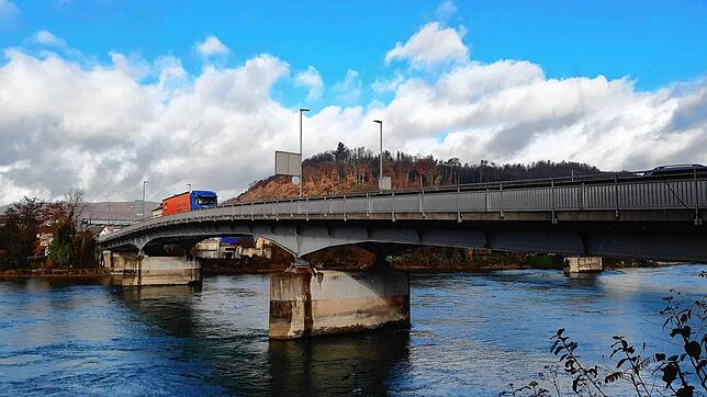 Die Rheinbrücke zwischen Waldshut und Koblenz wurde 1932 eingeweiht und muss in naher Zukunft ersetzt werden.