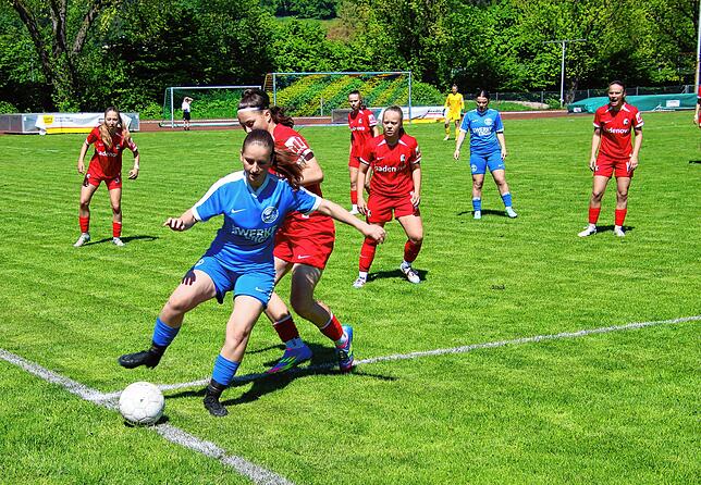Bild 6: B-Juniorinnen des Hegauer FV unterliegen dem SC Freiburg! Das sind die Bilder des Endspiels