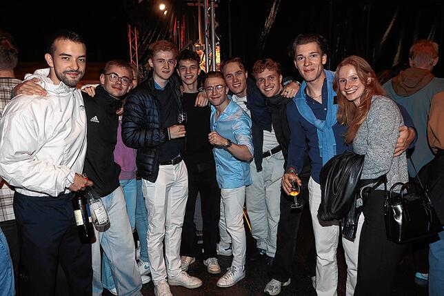 Bild 14: Konstanzer Weinfest 2025: Der Stephansplatz ist voll und die Stimmung prima