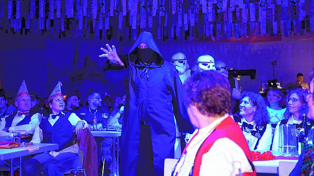 Invasion der Sternenkrieger: Gleich zu Beginn des Abends wird es gefährlich in der Wollmatinger Halle.
