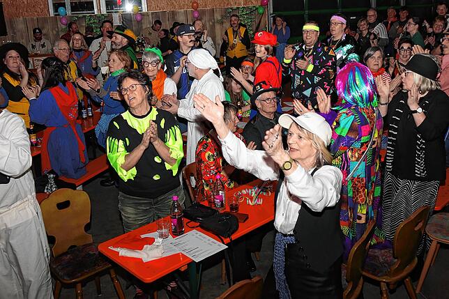 Bild 19: Unterkirnach: Bilder vom Hausball der Lumpen´s Kapelle