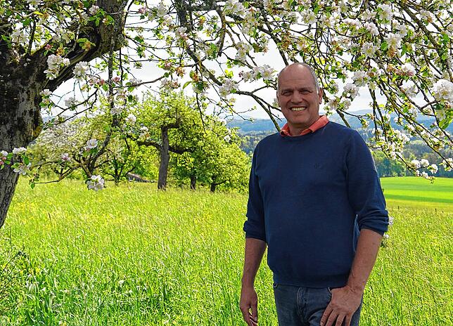 Die Streuobstwiesen in Breitenfeld sind während der Blüte ein Fest für Bienen und die Sinne. Jürgen Bacher hat während seiner Amtszeit ...