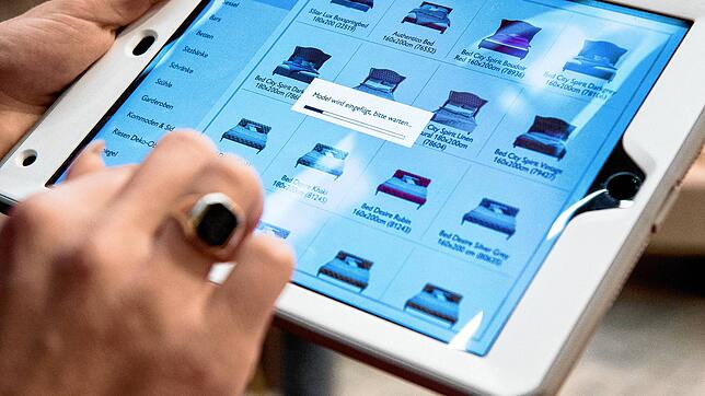 Ganz vorne dabei: Bezahldienste im Internet, wie PayPal oder Apple Pay und Google Pay, sind beim Einkauf heute nicht wegzudenken. Mit ...
