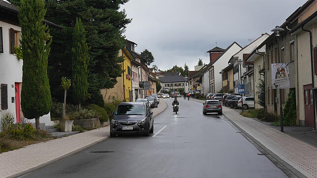 Die Gailinger Hauptstraße wurde gerade von Grund auf erneuert. Bild: Ingeborg Meier
