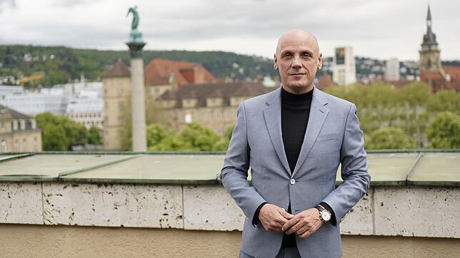 Der SPD-Politiker Daniel Born hat wegen des Hakenkreuz-Skandals im Landtag seinen Rücktritt als Vizepräsident des Parlaments eingereicht.