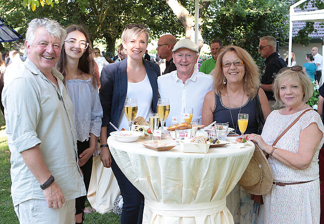 Bild 19: Großes Treffen beim Fest der Pferde: lauschige Atmosphäre im Frese-Garten