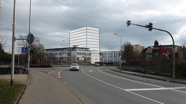 So könnte das Hochhaus am westlichen Ende der Friedrichstraße dereinst aussehen. Hier von der Zeppelinstraße aus gesehen.