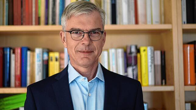 Martin Werding, 58, wurde kürzlich in das Gremium berufen, das im Volksmund als &bdquo;Rat der fünf Wirtschaftsweisen&ldquo; bekannt ...
