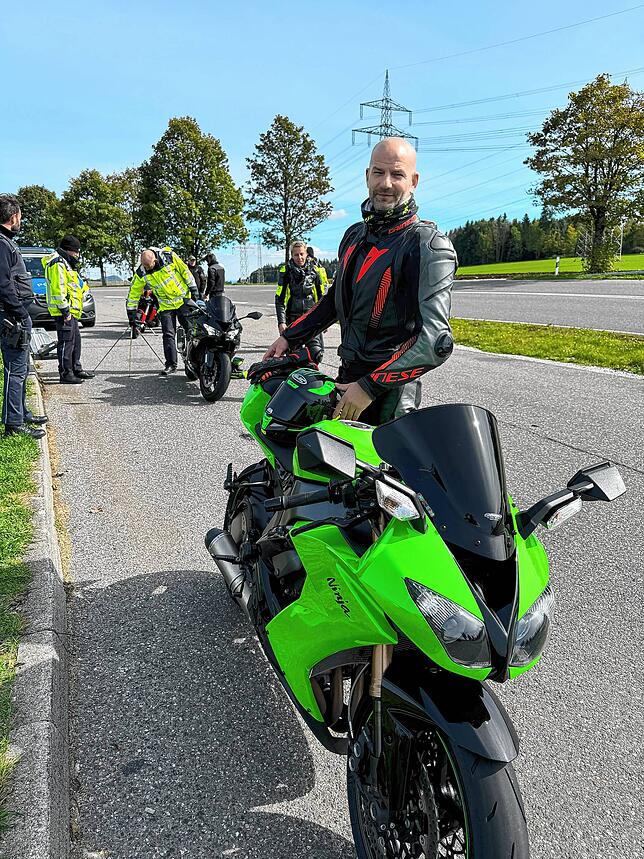 „Hier sind alle Papiere und alle Dokumente, alles sauber.“ Ronny Stoinski ist aus Schaffhausen.