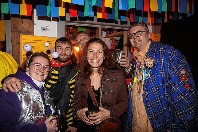 Bild 16: So glückselig wird am Rosenmontag in Konstanz weitergefeiert