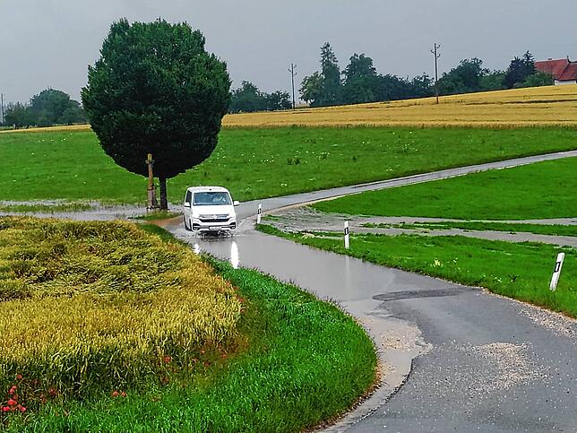 Bild 9: Bilder von den Wassermassen in Mühlingen nach dem Unwetter am Donnerstag